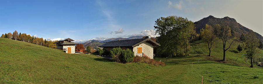 Alla Forcella di Spettino (1073 m) con vista sul Monte Gioco